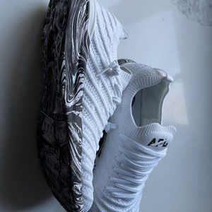 Men's APL TECHLOOM Wave 9.5  (White with Black Marble Bottom)